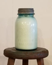 Load image into Gallery viewer, Soy Wax Candle - Cherry Crumb
